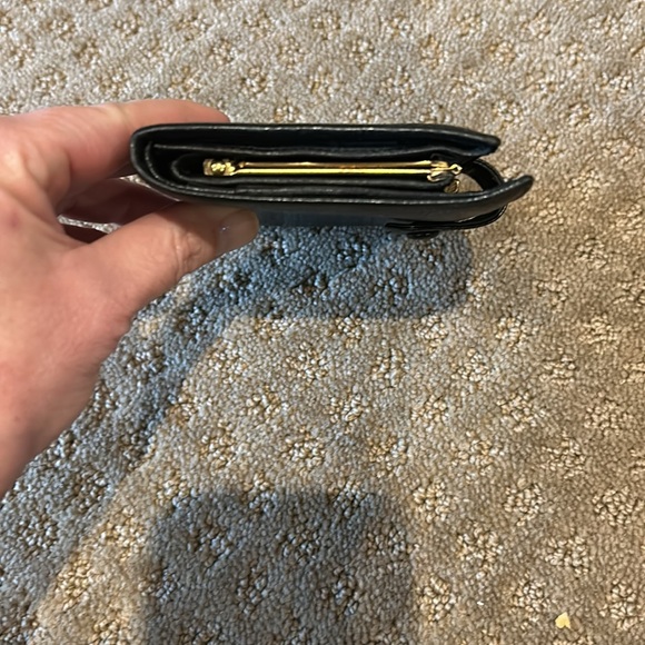 Chanel Authenticated Classic Interlocking CC Kisslock Caviar Leather Wallet - Picture 10 of 13